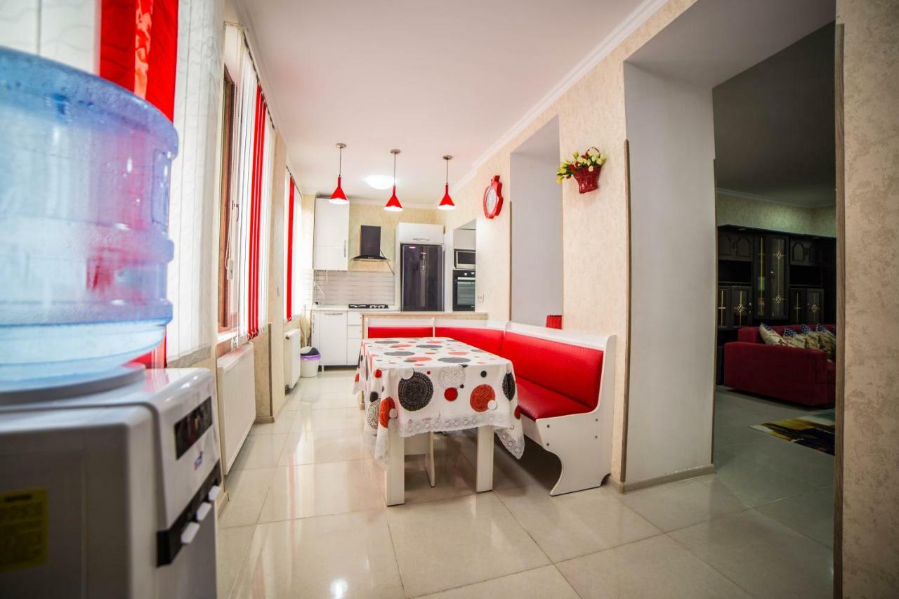 Guest House Theodora كوتايسي المظهر الخارجي الصورة